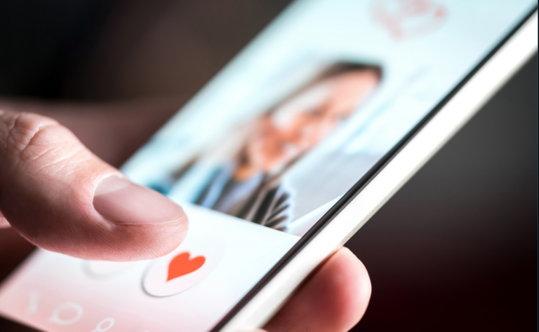 ¿Cómo Ligar con Facebook e Instagram para Encontrar el Amor?