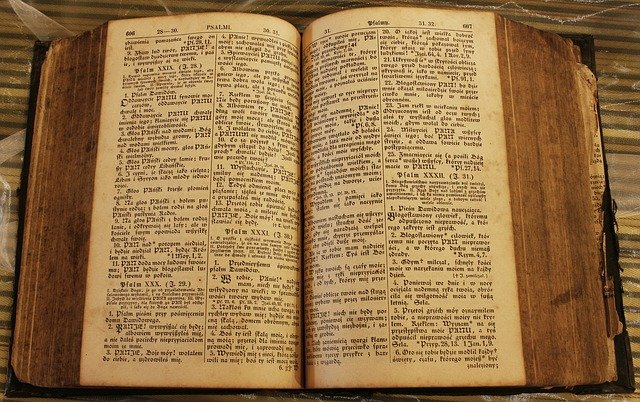 ¿Cual Es el Salmo Más Largo y El Libro Más Corto de la Biblia?